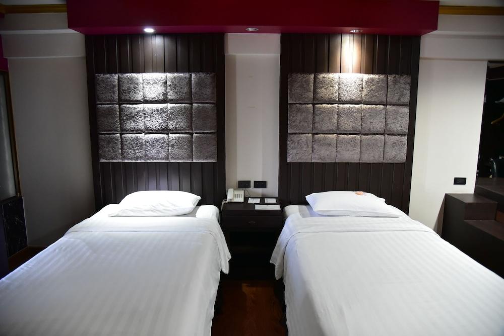 Grand Pink Hotel Hatyai Хатъяй Экстерьер фото