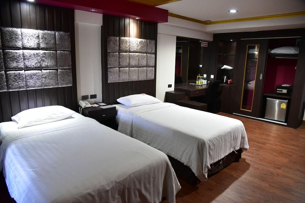 Grand Pink Hotel Hatyai Хатъяй Экстерьер фото