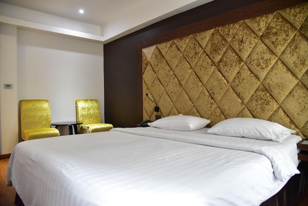 Grand Pink Hotel Hatyai Хатъяй Экстерьер фото