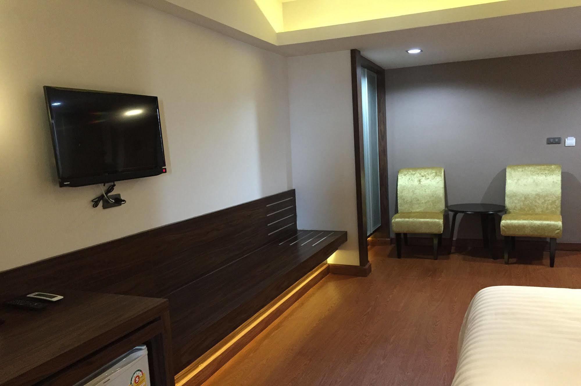 Grand Pink Hotel Hatyai Хатъяй Экстерьер фото