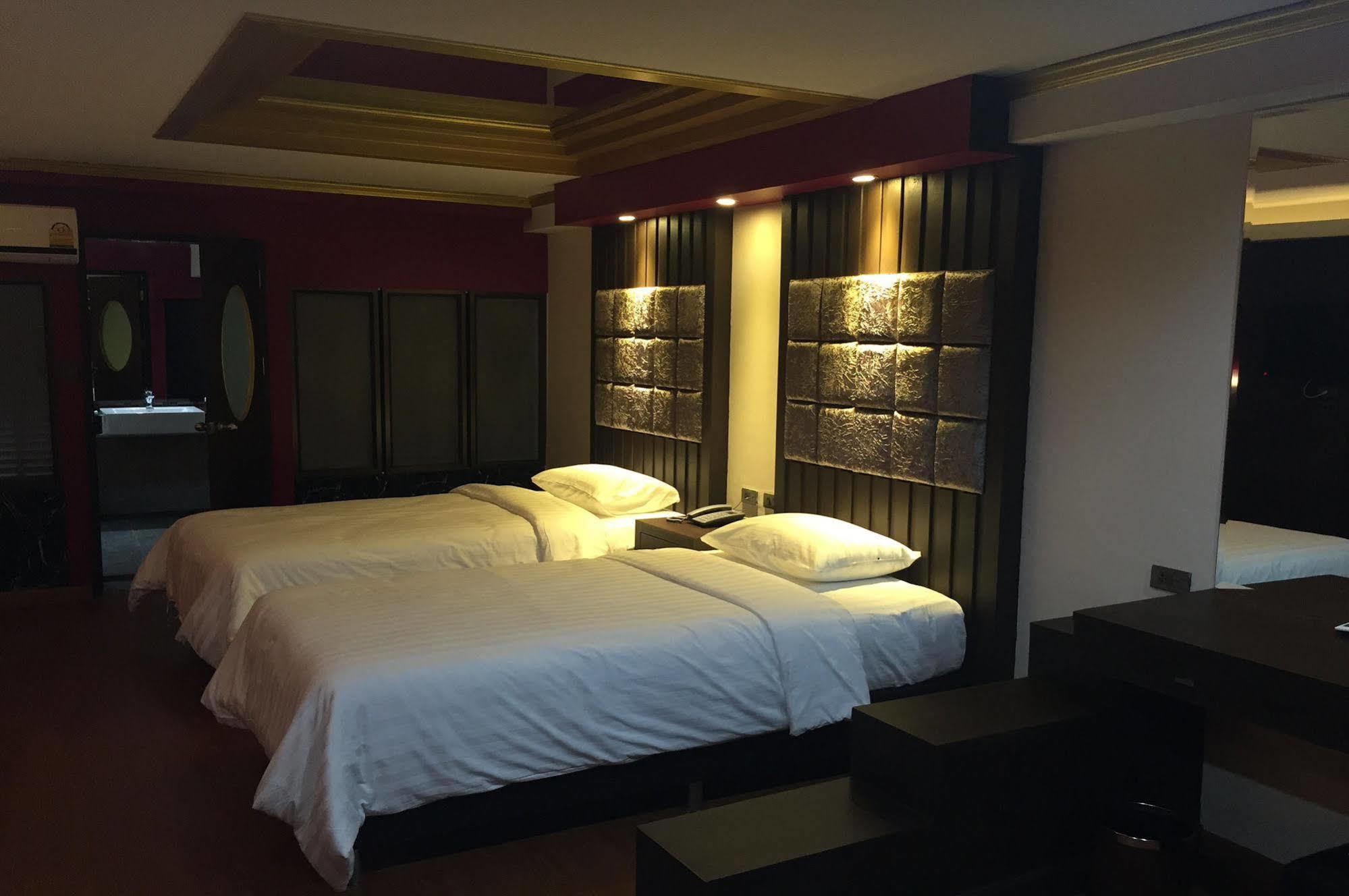 Grand Pink Hotel Hatyai Хатъяй Экстерьер фото